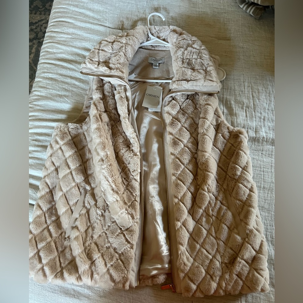 Carmen Marc Valvo faux fur vest NWT